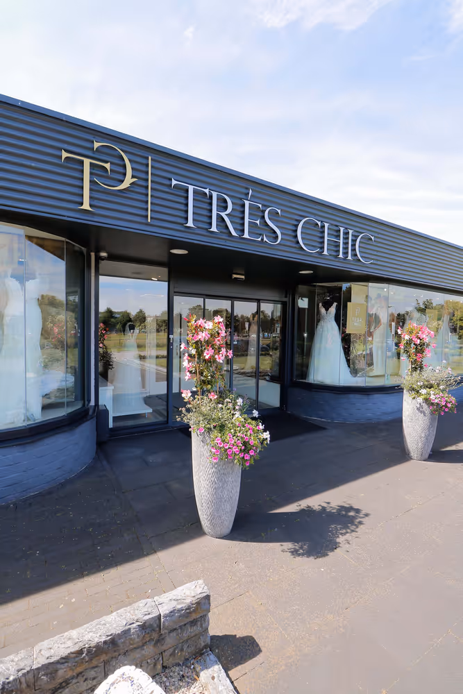 Entree pand Tres Chic Bridalwear